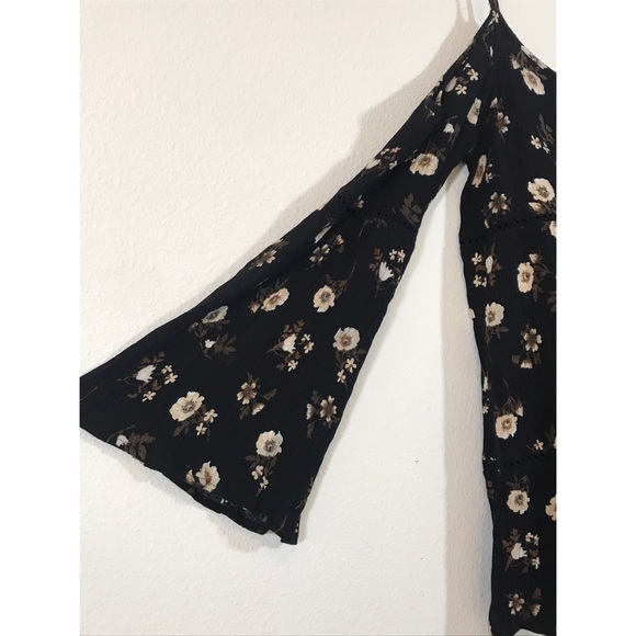 KENDALL + KYLIE black floral long sleeve shirt - Picture 2 of 5